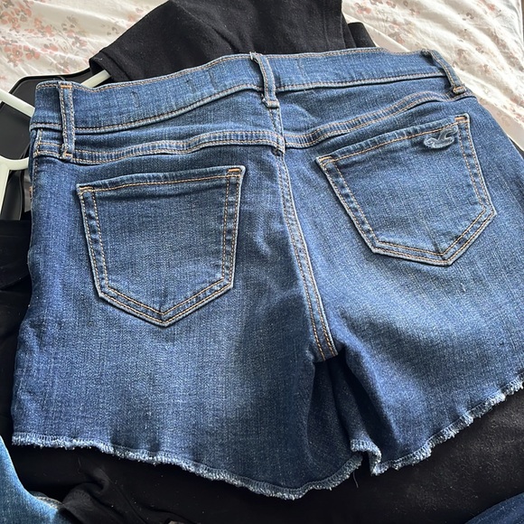 Hollister low rise shorts - Picture 2 of 2